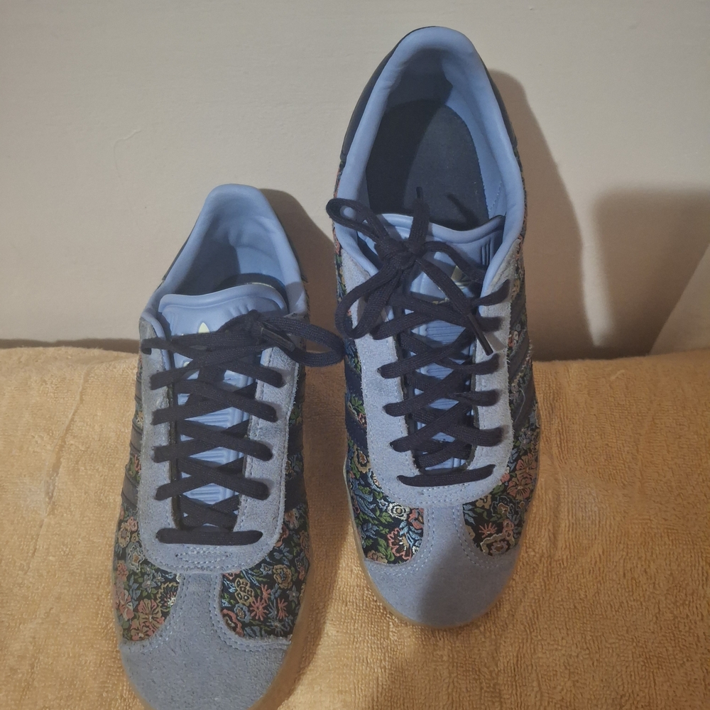 adidas Women's Blue and Black Floral Sneakers